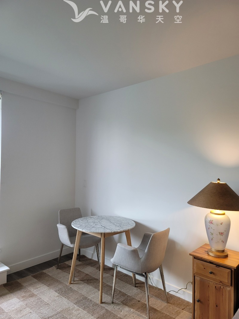 230110090740_dining area.jpg